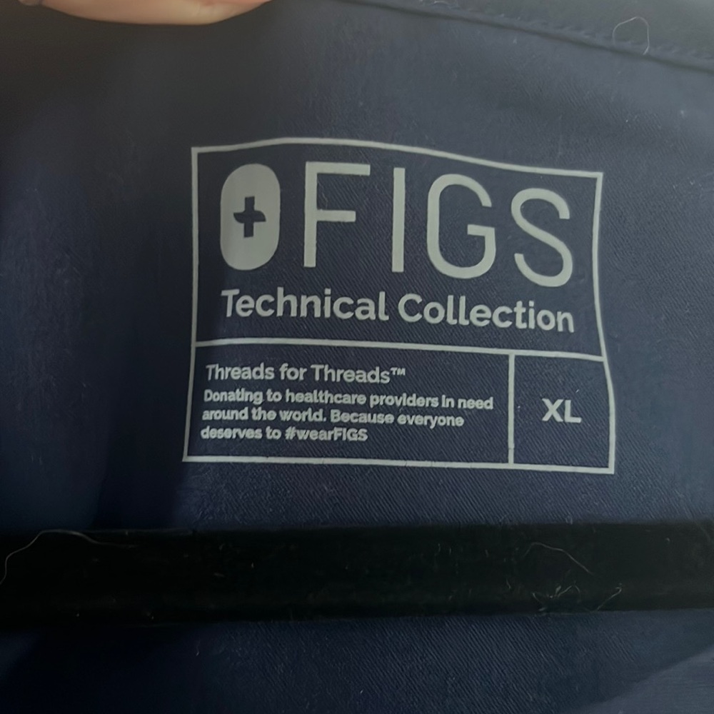 Limited edition navy figs top!